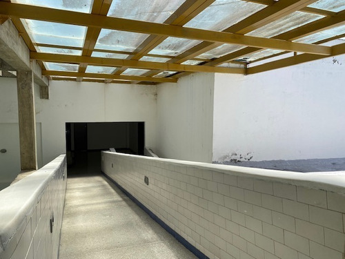 Imagen 28 de 30 de Venta De Edificio Educacional En Prados Del Este, Para Colegio O Preescolar Con 12 Salones Mas Patio Amplio Al Aire Libre, Mas Casa Anexa