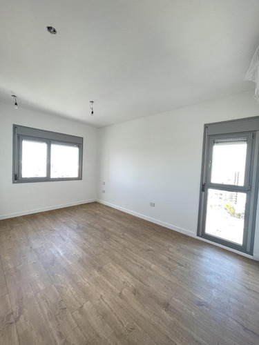 Imagen 16 de 27 de Piso - A Mts De Av. Alem - 180 Mts - Piso 14
