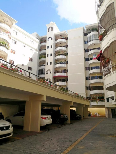 Imagen 13 de 14 de Alquilo Apartamento Super Amplio En Evaristo Morales Vacío .
