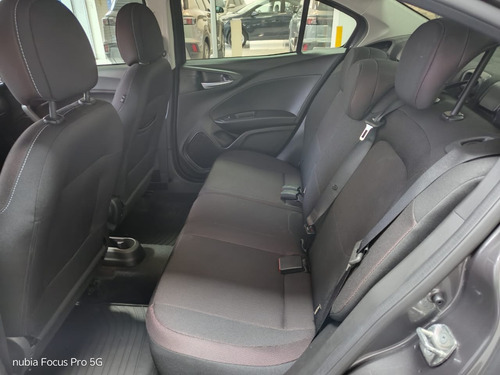 Fiat Cronos 1.8 16v Precision