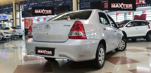 Toyota Etios 1.5 X Sedan 16v 2018