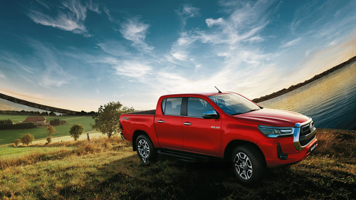 Toyota Hilux 4x2 D/c Srv 2.8 Tdi 6 M/t 2021