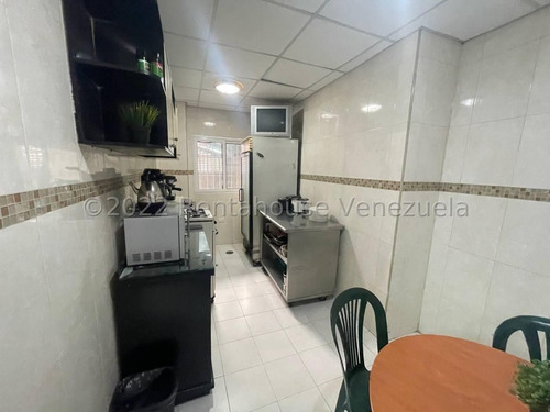Imagen 19 de 30 de !! Edificio En Alquiler En Barquisimeto, Zona Centro, Lara, Venezuela. Contacto 0424-5257450 Codigo 23-6687 $ 1800 1200 M² **ajl**