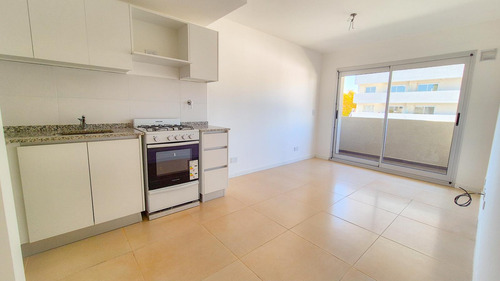 2 Ambientes En Alquiler - Santos Lugares