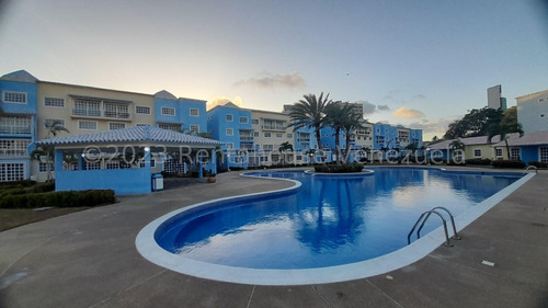 Venta De Pent-house Con Vista Al Mar En Costa Azul.