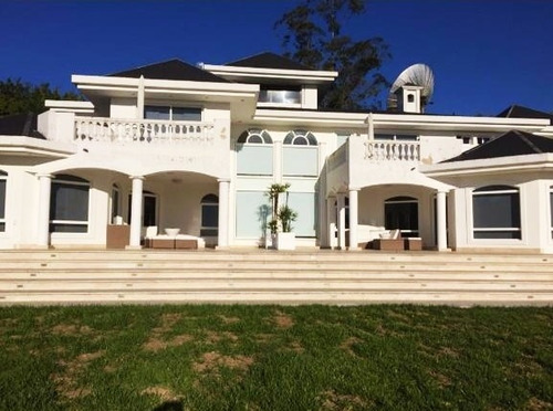 Imagen 1 de 11 de En Venta Lujosa Casa En La Lagunita