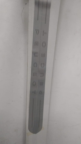 Imagen 1 de 8 de Embellecedores Umbral De Ambas Puertas Peugeot 208