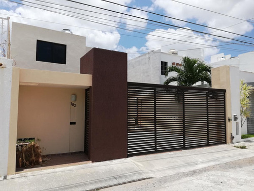 Imagen 2 de 8 de Casa - Fraccionamiento Jardines Del Norte