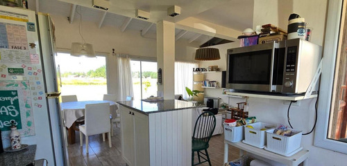 Casa En Venta - 3 Dormitorios 2 Baños - Santa Clara Del Mar
