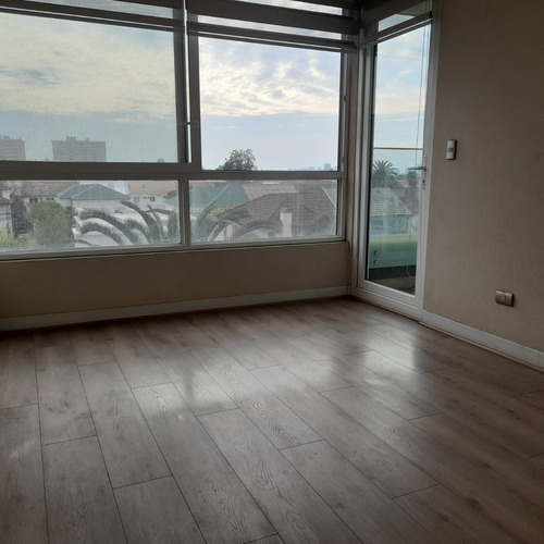 Solo 4 Años De Uso! Como Nuevo, Con Terraza Y Vista Despeja