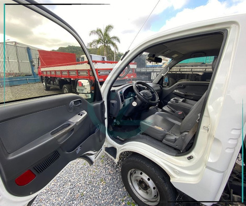 Bongo K-2500 2.5 4x2 Baú