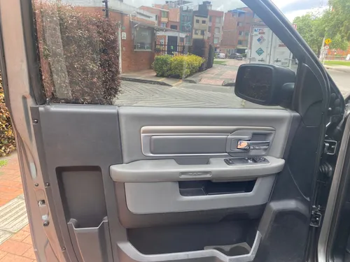 Dodge Ram 5.7 1500 Slt 4x2