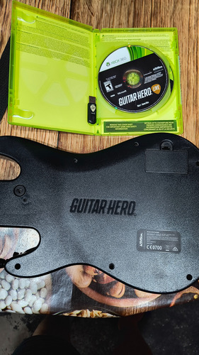 Guitar Hero Live Xbox 360 + Juego + Receptor (Usado)