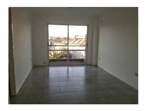 Imagen 3 de 8 de Departamento En Venta, Moron, 1 Ambiente Cocina Separada