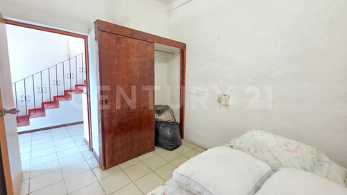 Se Renta Propiedad Fixer Upper.