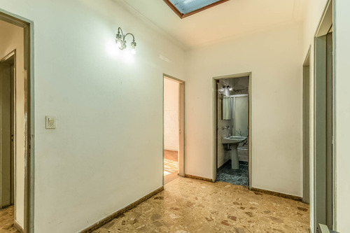 En Venta · Casa En Block · 4 Ambientes · Terraza · Múltiples Espacios Funcionales · Piñeyro