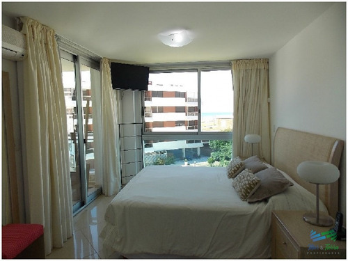 Apartamento En Punta Del Este, Aidy Grill- Ref: 618