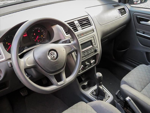 Imagem 3 de 13 de Volkswagen Fox 1.6 Msi 8v Flex Rodas De Liga Leve