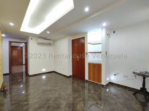 Con Financiamiento San Isidro En Venta En Maracay 23-22670 Wjo