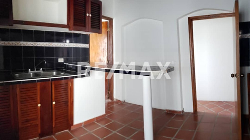 Imagen 7 de 11 de Casa En Alquiler Para Comercio En Playa El Angel Isla De Margarita