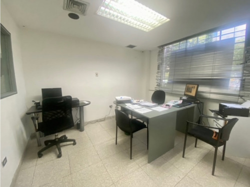 Se Vende Edificio Industrial 1400m2 Catia 0490