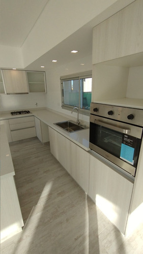 Imagen 6 de 19 de Hermosa Casa En Barrio San Felipe Con Pileta