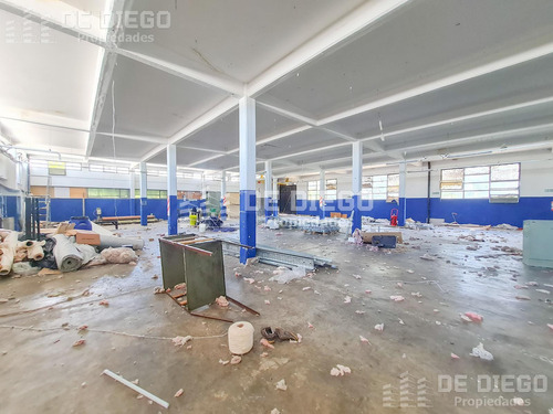 Edificio Industrial Con Gas Industrial De 7500 M2 En 3 Plantas - Bella Vista