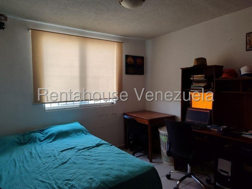 % Raiza Suarez Vende Espectacular Apartamento Cómodo Y Fresco En Excelente Urbanismo De Cabudare 2 5 1 7 0 3 1 Con 93mm2 Dispone De 3 Habitaciones 2 Baños Y Todos Los Servicios Básicos Comunícate!