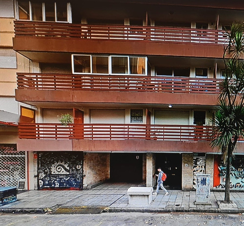 Excelente !!! Cochera Pleno Centro Mitre 1817, Impecable Piso Primer Subsuelo.