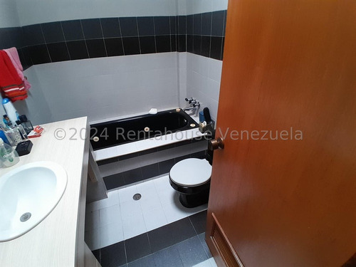 Yonny Silva Rentahouse Vende Exclusiva Casa En Urb. La Trigaleña Valencia Rcys 24-20562