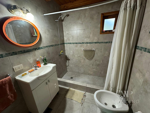 Venta De Casa 210 M2 En 1123 M2 Terreno - Villa La Angostura