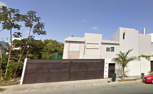 Casa En Venta En Zona Hotelera Cancún, Cercano A Puerto Cancún