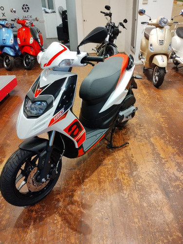 Imagen 16 de 17 de Nuevo Scooter Aprilia Sr 160 Azul Inyección Abs