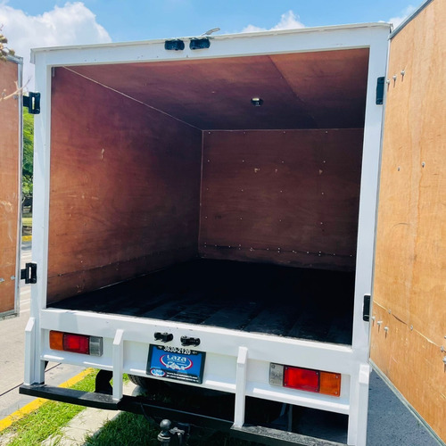 Imagen 7 de 15 de Nissan Np 300 Caja Seca 2017