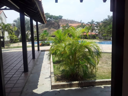 Imagen 2 de 11 de Lina Townhouse En Naguangua Tazajal Lemth-111