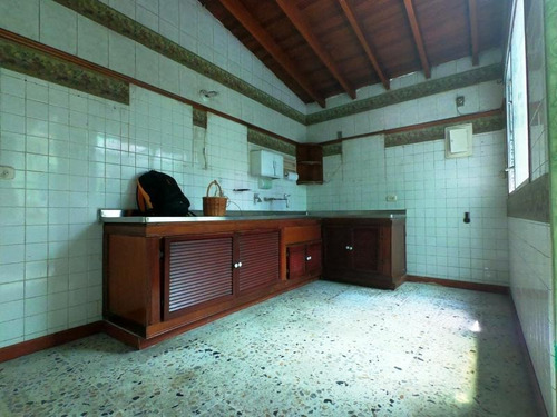 Casa-local En Venta