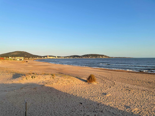 Alquilo Piriapolis Linda Casa Nuevita Frente A La Mejor Playa 3 Dormitorios 2 Banos Aire Fondo Lavaropas Barbacoa Totalmente Equipada Para 7 Personas