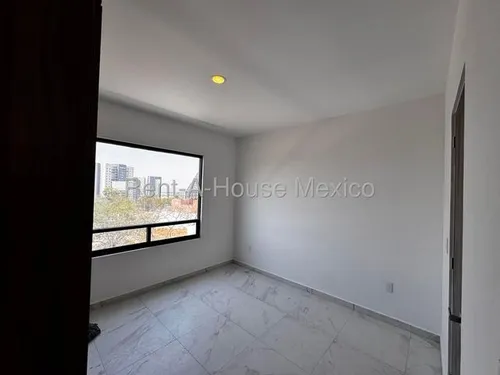 El Nuevo Refugio. Casa De 4 Recámaras Con 1 En Planta Baja - Renta