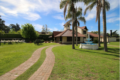 Casa Quinta En Venta, La Lonja: Pilar. 