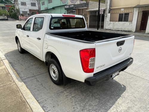 Imagen 5 de 11 de Nissan Np300 2018 2.5 Doble Cabina S Aa Pack Seg Mt