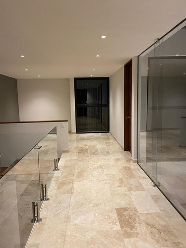 Luxury Home En La Condesa Juriquilla, 4ta Recamara En Pb, C.290 M2, Lujo