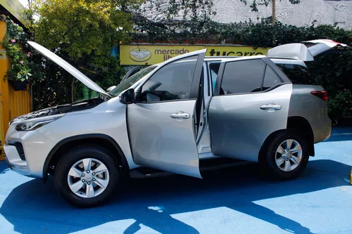 Toyota Fortuner 2.4 4x2 At 2021