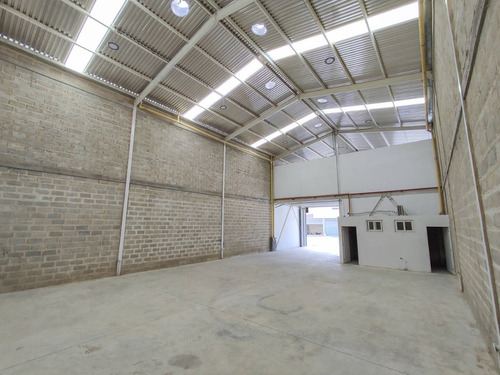 Imagen 8 de 11 de Grecia Nassaralianh Vende 7 Galpones En San Blas Complejo Comercial La Gran Estación