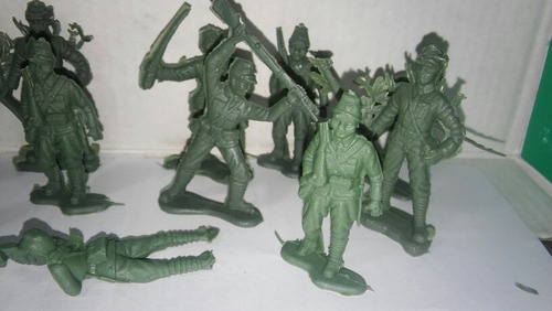 Lote De 15 Soldaditos De Guerra 5 Cm. Alto Promedio De Plast