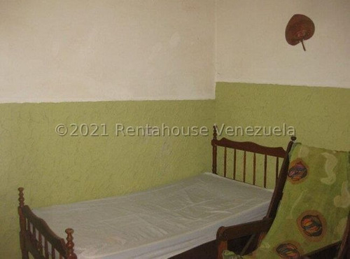 Imagen 2 de 8 de Casa En Venta Mls #21-26420 - Laura Colarusso