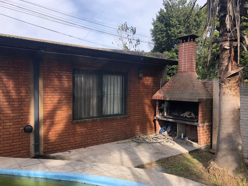 Hermosa Casa Con Pileta En Plátanos