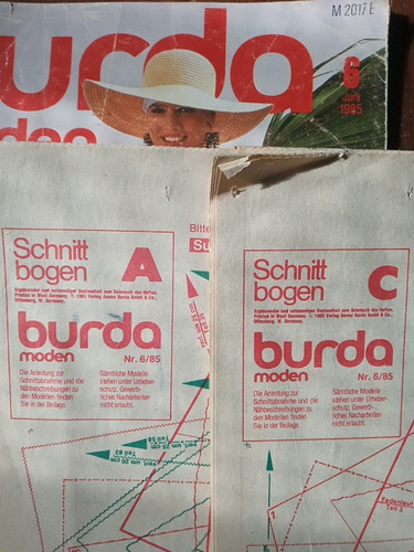 Lote De Antiguas Revistas De Moda Burda Y Modelina (Usado)