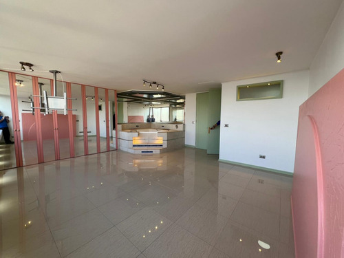 Exclusivo Dpto. Con Jacuzzi Y Sauna En Su Interior / 90m2