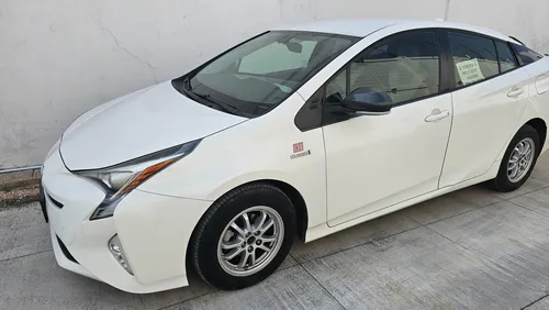 Toyota Prius 1.8 Base Cvt