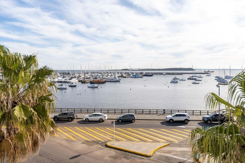Imagen 15 de 29 de New Port Con Vista Al Mar Y Patio (ref: Lij-5717)